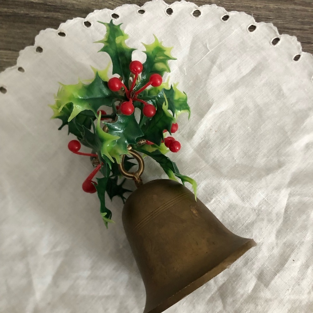 Vtg Festive Bell with Holly and Red Berries